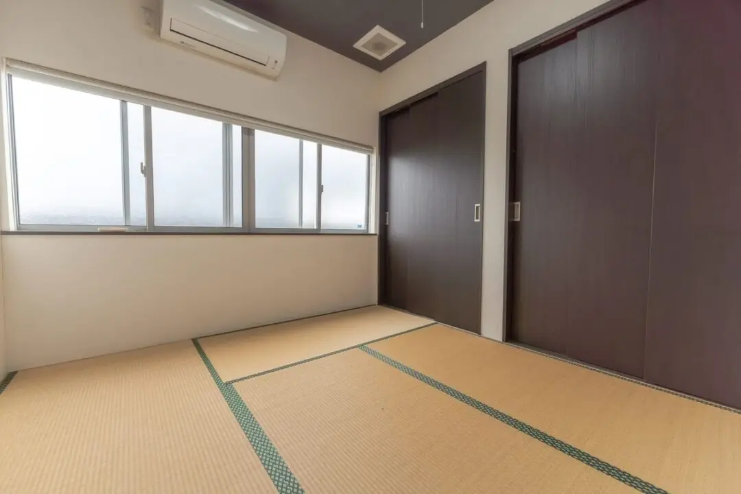 アイワホール見沼の和室の控室