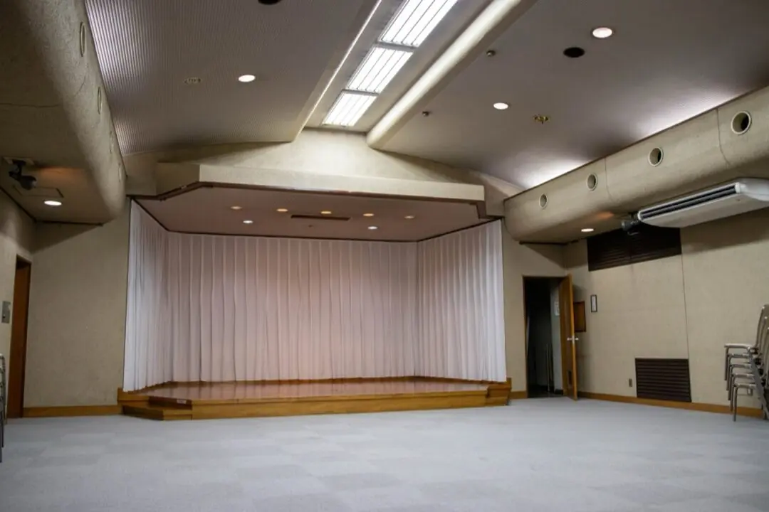 舟渡斎場の式場