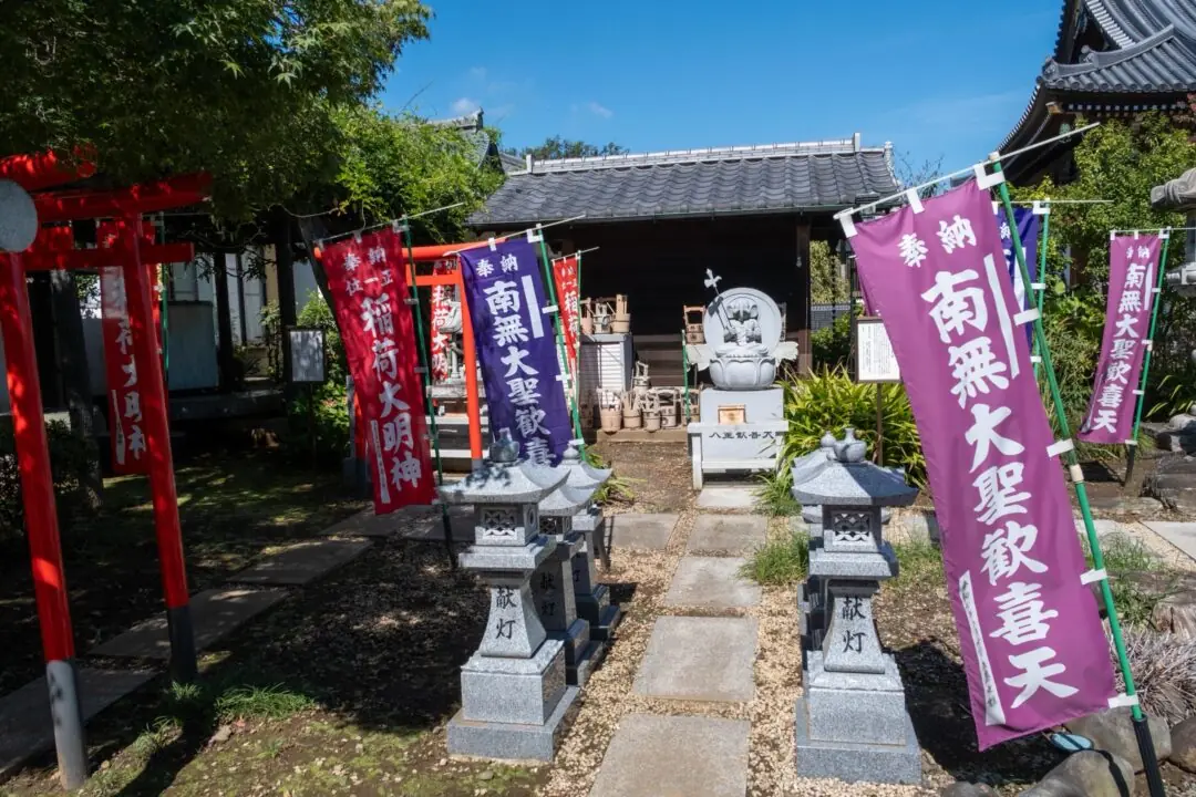 蓮光寺 聖天堂斎場の聖天堂への参道
