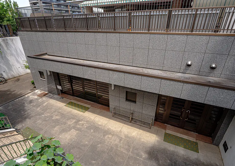 常楽院ホールの建物