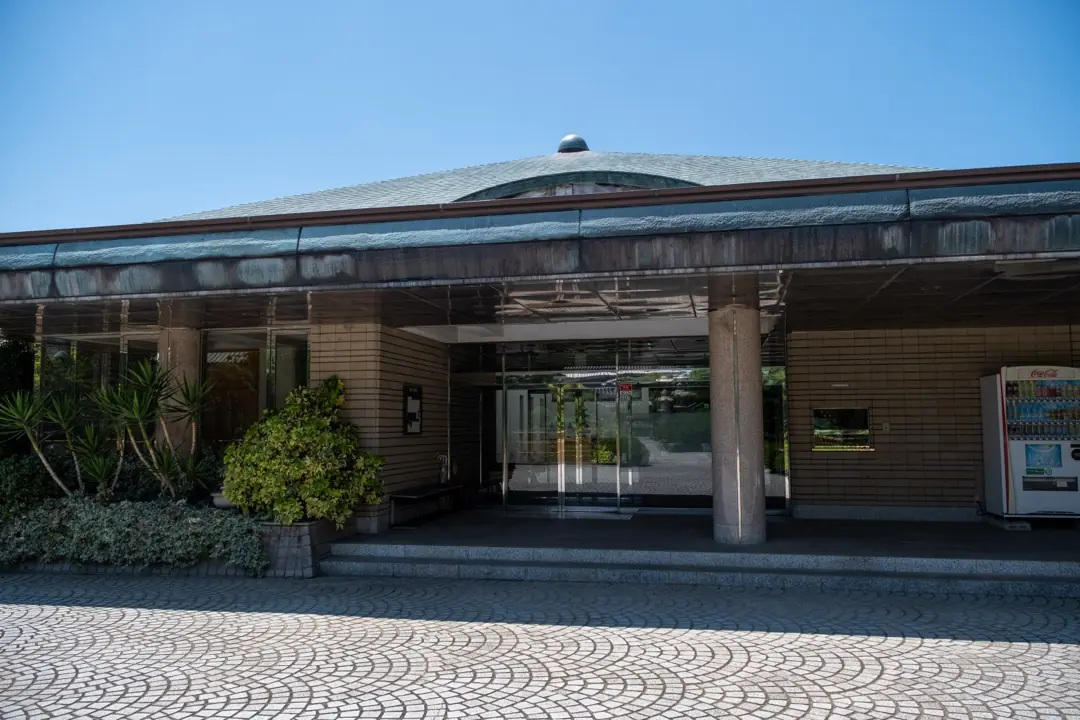 三学院 極楽殿の入口